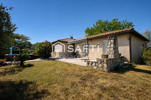 Plain-pied - Joli terrain - Garage - Carport - Piscine