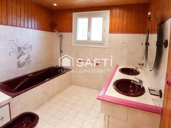 Plain-pied - Joli terrain - Garage - Carport - Piscine