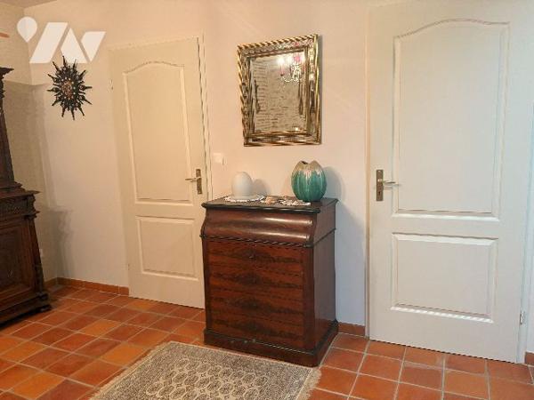 Rare sur le secteur ! Bel ensemble immobilier avec jardin clos, piscine, séchoir, pigeonnier...