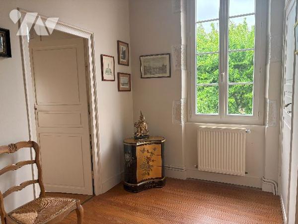 Rare sur le secteur ! Bel ensemble immobilier avec jardin clos, piscine, séchoir, pigeonnier...