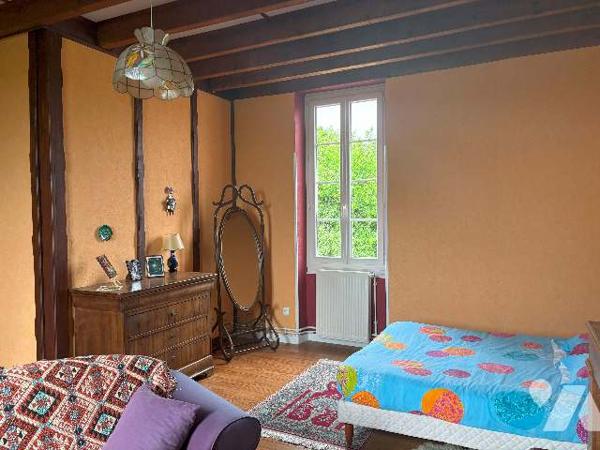 Rare sur le secteur ! Bel ensemble immobilier avec jardin clos, piscine, séchoir, pigeonnier...