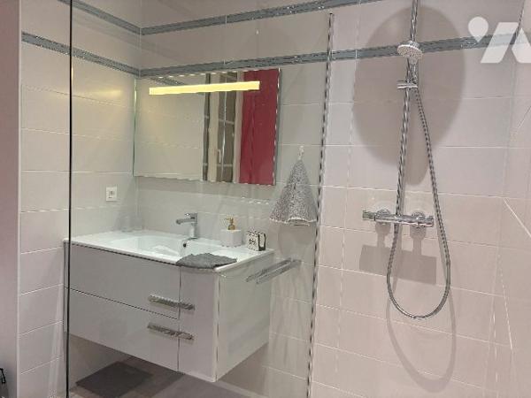 Rare sur le secteur ! Bel ensemble immobilier avec jardin clos, piscine, séchoir, pigeonnier...