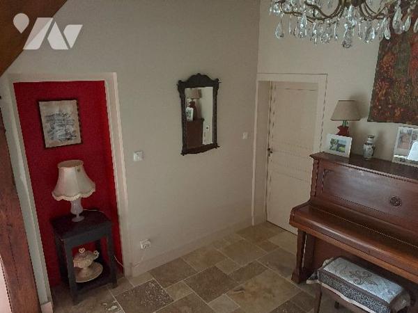 Rare sur le secteur ! Bel ensemble immobilier avec jardin clos, piscine, séchoir, pigeonnier...