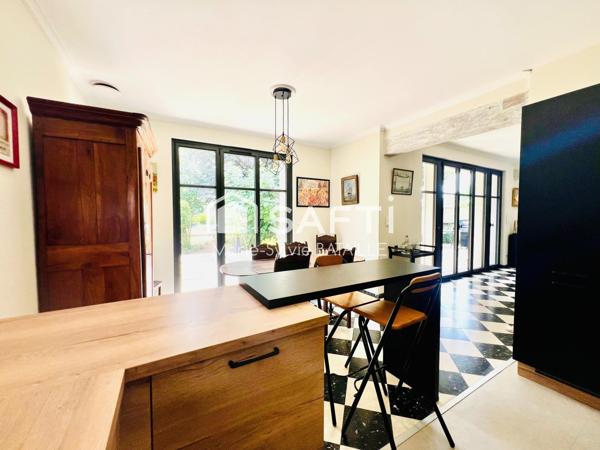 Maison avec garage et piscine