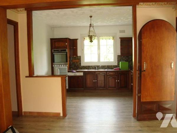 Maison à vendre à LIGNOL (56160), Morbihan (56), située dans le centre bourg, proche des commer...