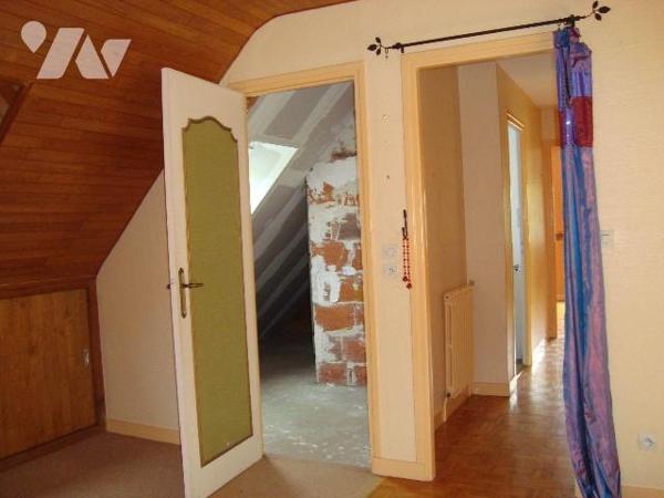 Maison à vendre à LIGNOL (56160), Morbihan (56), située dans le centre bourg, proche des commer...