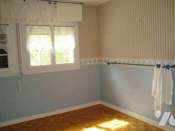 Maison à vendre à LIGNOL (56160), Morbihan (56), située dans le centre bourg, proche des commer...