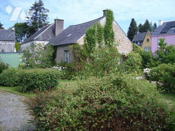 Maison à vendre à LIGNOL (56160), Morbihan (56), située dans le centre bourg, proche des commer...