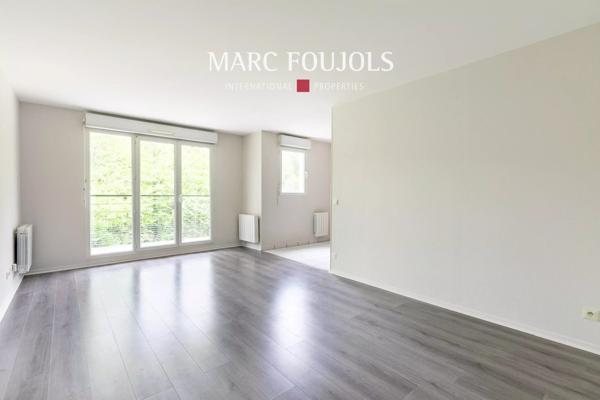 Chantilly appartement récent 2 chambres balcon