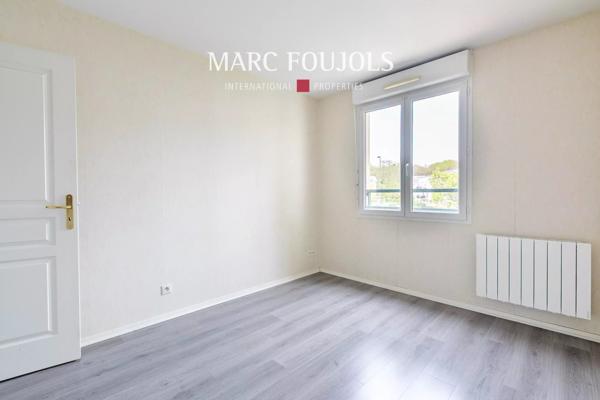 Chantilly appartement récent 2 chambres balcon