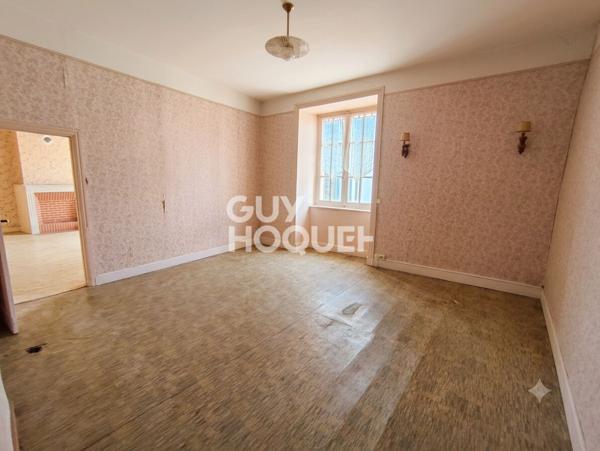 Immeuble Saint Germain Laval 350 m2 avec terrain et garage