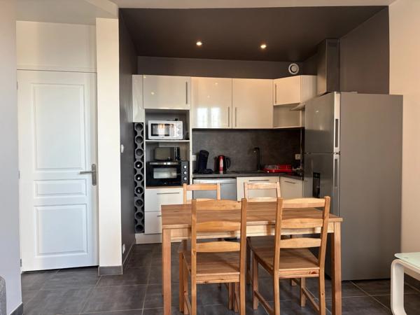 A LOUER MAISON DE VILLAGE T3 MEUBLEE