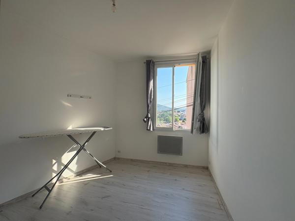 A LOUER MAISON DE VILLAGE T3 MEUBLEE