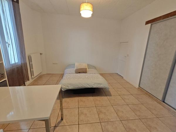 Maison de village avec jardin, terrasse, garage et fort potentiel – Idéale grande famille ou investissement