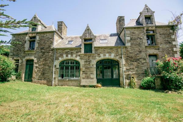 Manoir du XIX° siècle en centre-ville