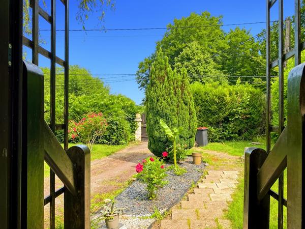 Bazoches-sur-le-Betz (45210) BAZOCHES-SUR-LE-BETZ