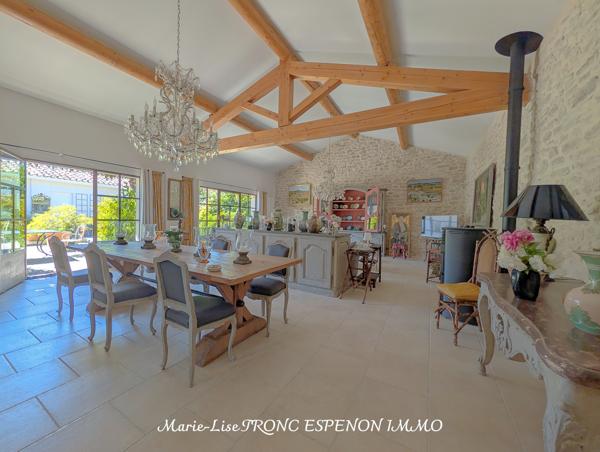 Maison
         7 pièces
        - 185 m² Bien prestige 527 000 € *