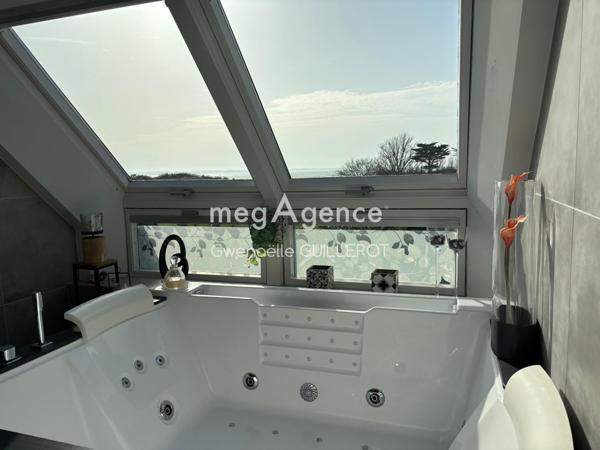 Maison à LARMOR-PLAGE, 56260 - 6 pièces 280m²