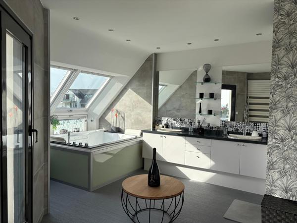 Maison à LARMOR-PLAGE, 56260 - 6 pièces 280m²