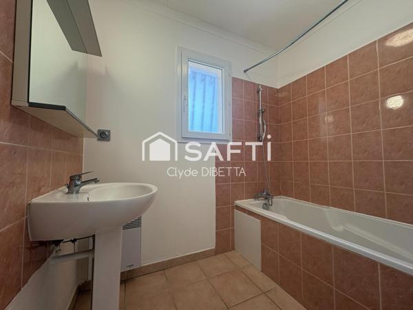Maison de plain-pied de 83m², 3 chambres, garage.ma