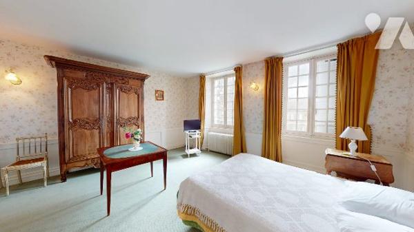 MAISON BOURGEOISE - BRICQUEBEC