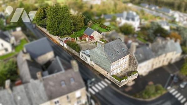 MAISON BOURGEOISE - BRICQUEBEC