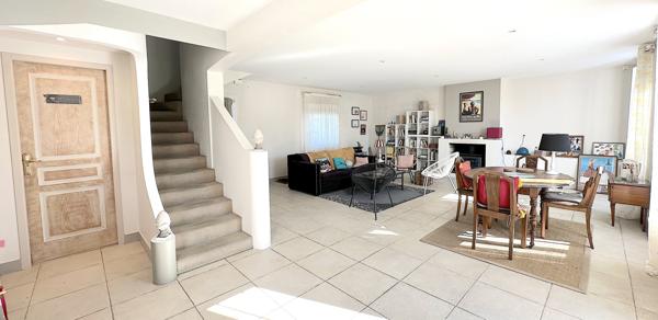 Maison
                                                                                                                                                                                                                                                                                                                        5 pièce(s)                                                                                                                                                                                                          4 chambre(s)                                                                                                                                                                                                          120  m²