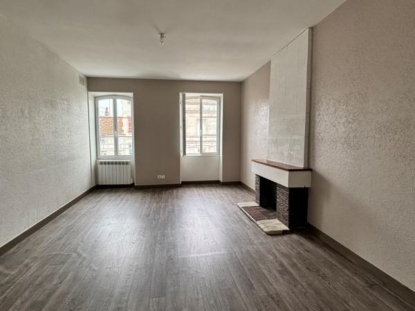 Appartement
                                                                                                                                                                                                                                                                                                                        4 pièce(s)                                                                                                                                                                                                          3 chambre(s)                                                                                                                                                                                                          96.1  m²