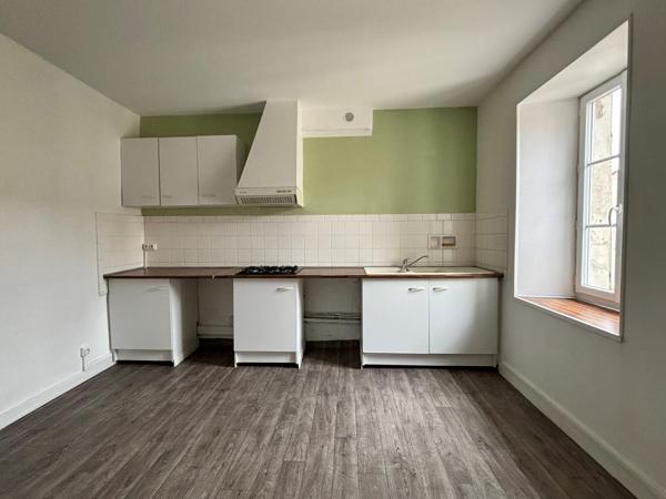 Appartement
                                                                                                                                                                                                                                                                                                                        4 pièce(s)                                                                                                                                                                                                          3 chambre(s)                                                                                                                                                                                                          96.1  m²