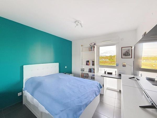 T3 DERNIER ETAGE- GARAGE- PARKING-TERRASSE-PISCINE