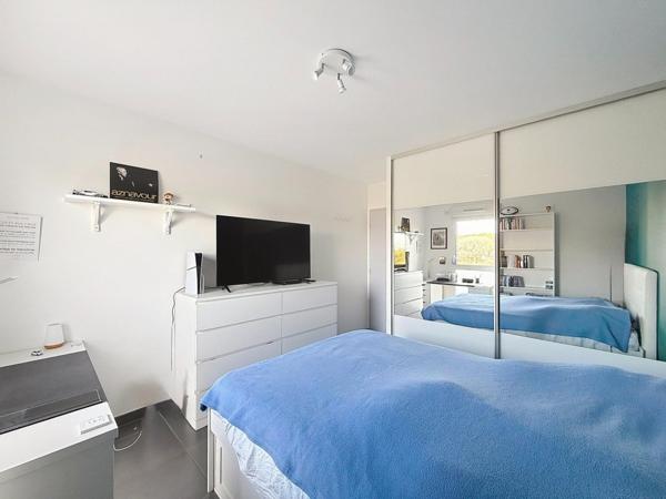 T3 DERNIER ETAGE- GARAGE- PARKING-TERRASSE-PISCINE