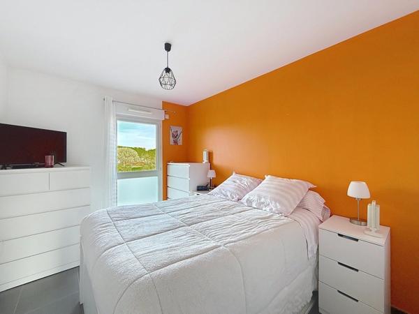 T3 DERNIER ETAGE- GARAGE- PARKING-TERRASSE-PISCINE