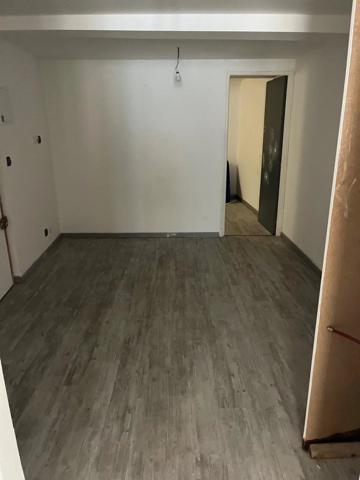 Vente                                                      Appartement
                        
                     5 pièces                      77 m2                     à Perpignan