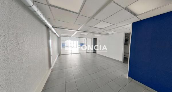 À vendre Local commercial 160 m² - Marseille 13002