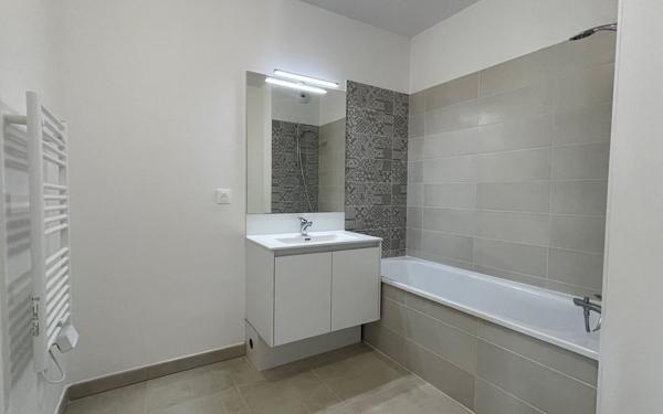 Appartement à louer    4 pièces • 84,30 m2 Agde