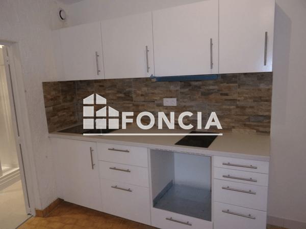 Location Studio 24.32 m² - 11 RUE DES MOULINS Arles 13200