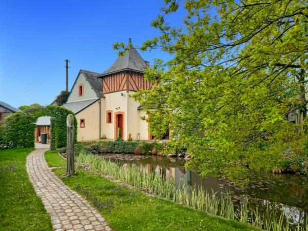 MAISON 4 CHAMBRES - 53240 LA BACONNIERE Réf. 53169 | 335 000 €
