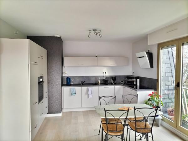 Appartement 5 pièce(s) 3 chambre(s) 101 m²