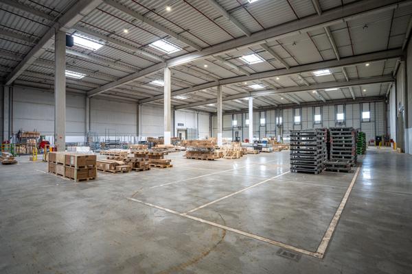 Local D’activité 21044m² – Saint Leger de Linieres
