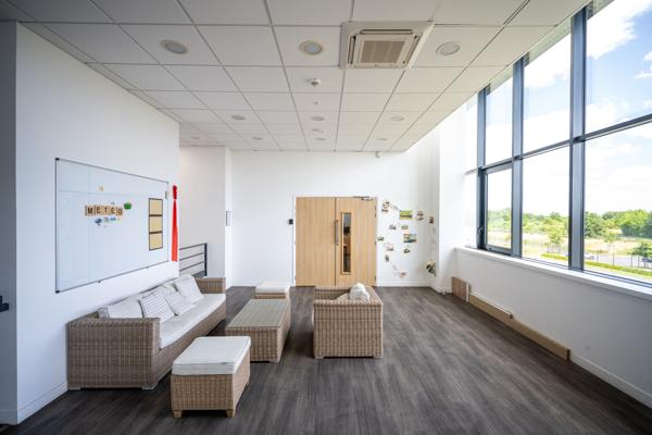 Local D’activité 21044m² – Saint Leger de Linieres