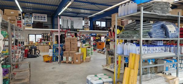 Local Commercial 782m² – Cholet