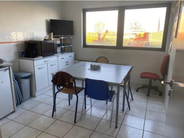 Local Commercial 782m² – Cholet