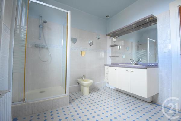 Appartement F3 à vendre  3 pièces - 112,03 m2 VICHY - 03