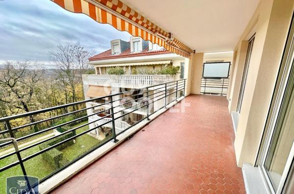 APPARTEMENT T3 RUE D'YPRES NON MEUBLE - PISCINE, GARDIEN, ESPACES VERTS