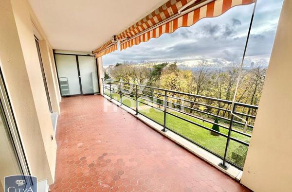 APPARTEMENT T3 RUE D'YPRES NON MEUBLE - PISCINE, GARDIEN, ESPACES VERTS