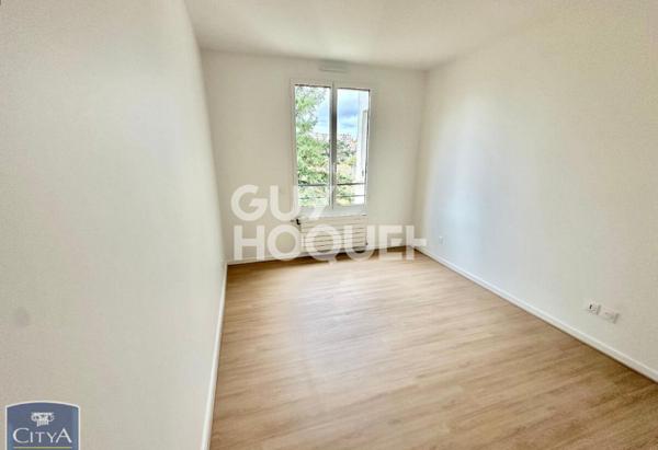 APPARTEMENT T3 RUE D'YPRES NON MEUBLE - PISCINE, GARDIEN, ESPACES VERTS