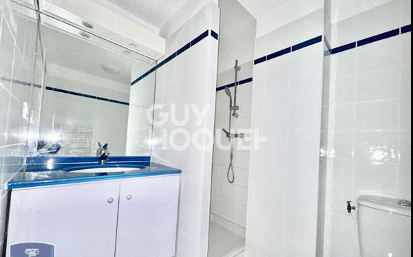 APPARTEMENT T3 RUE D'YPRES NON MEUBLE - PISCINE, GARDIEN, ESPACES VERTS