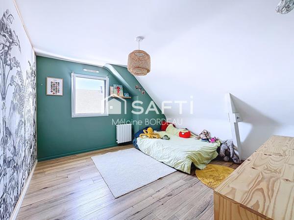 Maison contemporaine 4 chambres + bureau – à pied de commerces et écoles