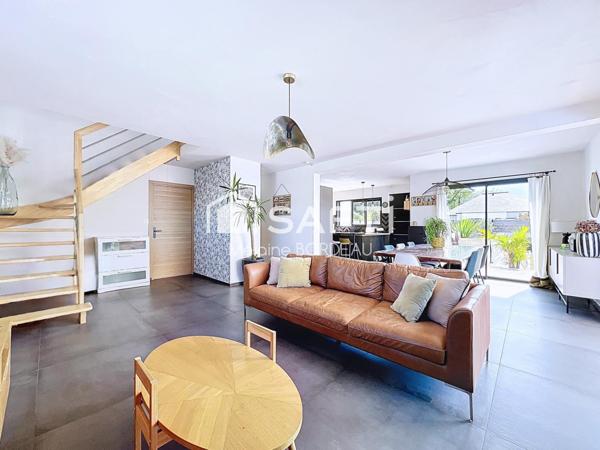 Maison contemporaine 4 chambres + bureau – à pied de commerces et écoles