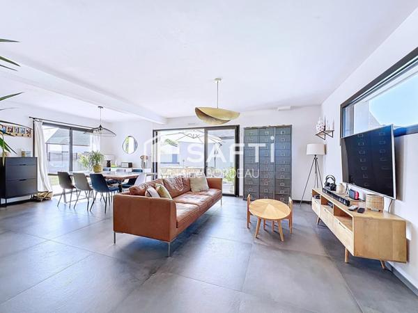 Maison contemporaine 4 chambres + bureau – à pied de commerces et écoles